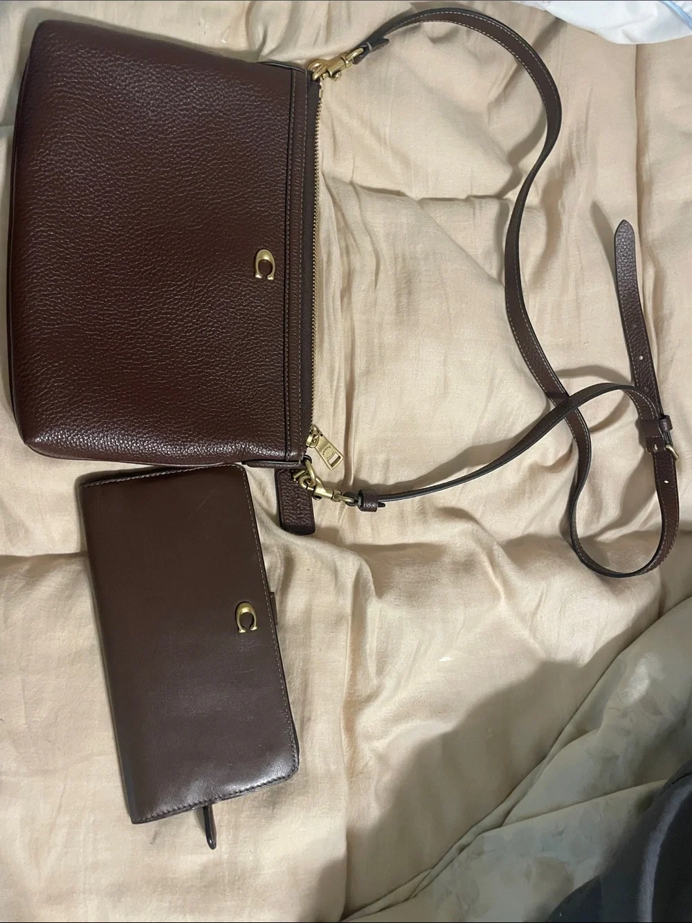 Womans  coach cw571 bag and wallet. nwot